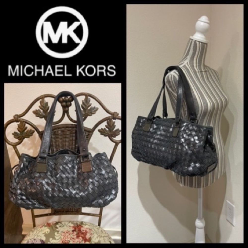 💕sold💕Michael Kors Shoulder Bag